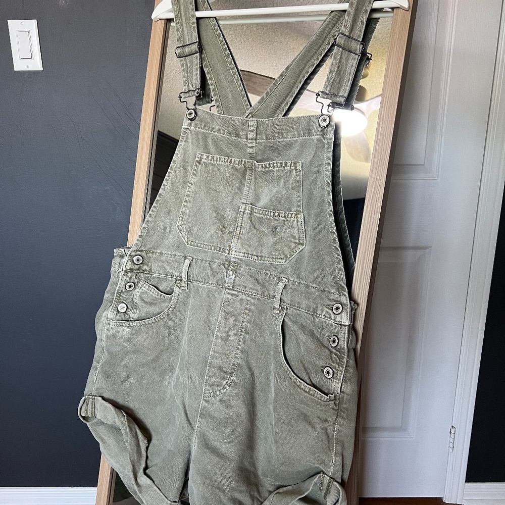 Free People Olive Denim Short Overalls – Baggy Fit, Size M